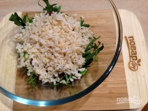 Салат из рукколы с рисом, огурцом и вялеными помидорами - фото шаг 5