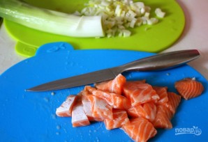 Финский суп из лосося - фото шаг 1