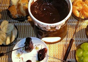 Шоколадное фондю с фруктами - фото шаг 3