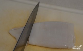 Кальмары в кляре на сковороде - фото шаг 1