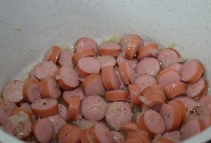 Макароны с сосиской в духовке - фото шаг 5