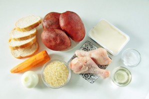 Суп с курицей, рисом и плавленым сыром - фото шаг 1