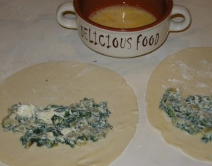 Кутабы с сыром и зеленью - фото шаг 5