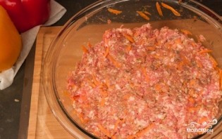 Перец, фаршированный мясом и рисом - фото шаг 3