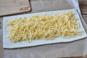Пирог из слоеного теста с сыром - фото шаг 4