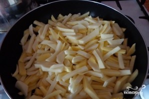 Картофельная запеканка с фаршем на сковороде - фото шаг 1