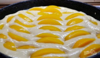 Пирог из консервированных персиков - фото шаг 3