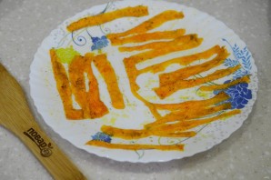 Морковные чипсы - фото шаг 4