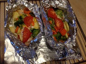 Лосось в духовке с овощами - фото шаг 8
