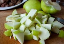 Шарлотка с грушами и яблоками - фото шаг 2