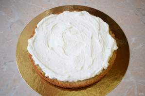 Бисквитный торт с кремом из маскарпоне - фото шаг 7
