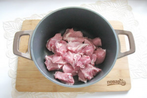 Свинина с фасолью в томатном соусе - фото шаг 2