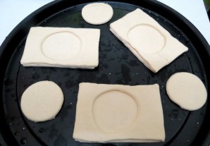 Пирожки с черникой из слоеного теста - фото шаг 5