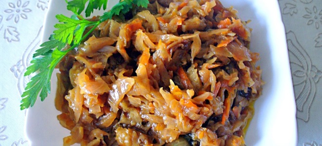 Солянка из квашеной капусты - лучшие рецепты сытного и очень простого домашнего блюда