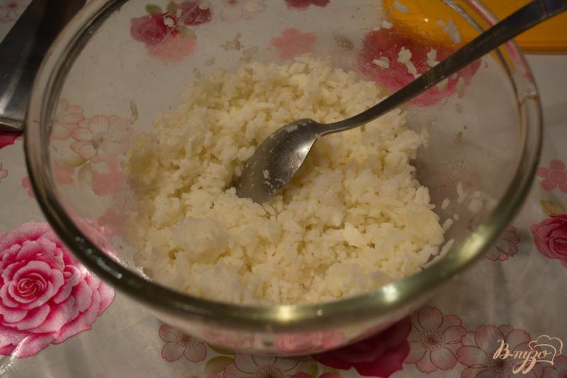 Фото приготовление рецепта: Пирог из слоеного теста с рисом и тушенкой шаг №1