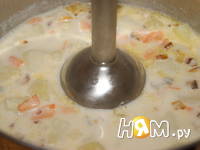 Приготовление крем-супа с семгой и креветками: шаг 7