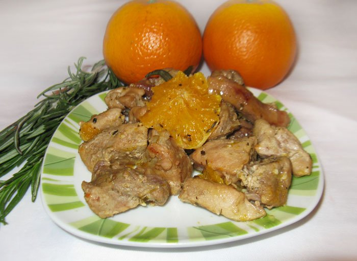Фото рецепта - Тушеная свинина с апельсинами - шаг 5