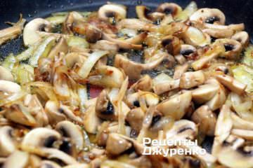 Шаг 4: Готовые жареные грибы с луком, кстати, вполне самостоятельное блюдо