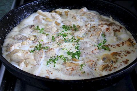 Курица с грибами в сливочном соусе - рецепты приготовления пошагово