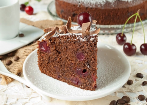 Шоколадный пирог с вишней - рецепт с фото пошагово