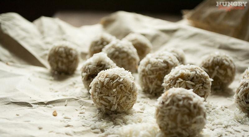 Сыроедческие конфеты из миндаля и фиников - пошаговый рецепт с фото