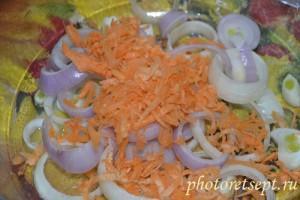 лук и морковь в картошку с фаршем в духовке