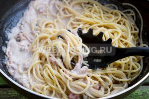 spagetti-s-moreproduktami-v-slivochnom-souse-6