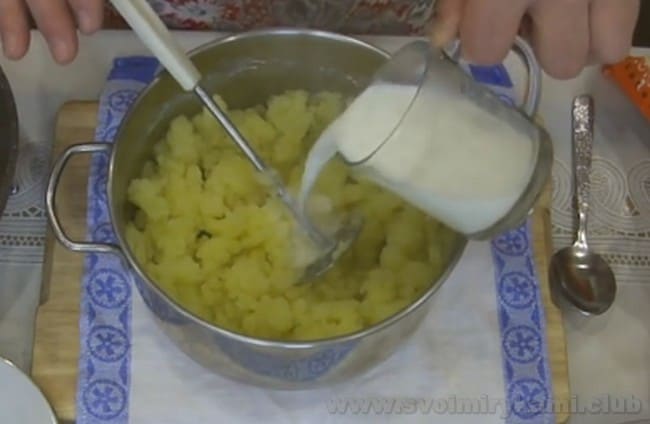 Рецепт кыстыбый с картошкой представлен также на видео в конце статьи.