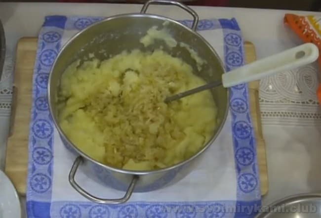 Это рецепт настоящего кыстыбый с картошкой по-татарски.