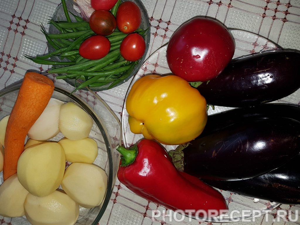 Фото рецепта - Картофель с овощами запеченный в духовке - шаг 1