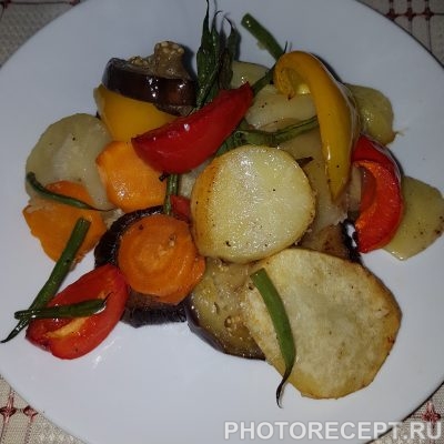 Фото рецепта - Картофель с овощами запеченный в духовке - шаг 5
