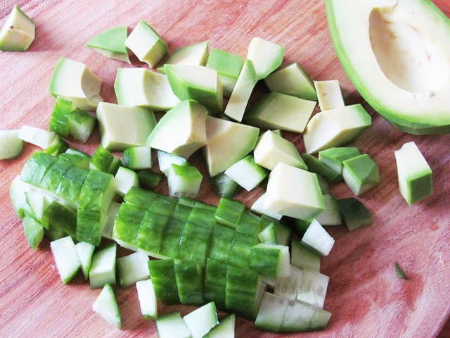 Салат с креветками и авокадо -  очень вкусные рецепты с фото пошагово