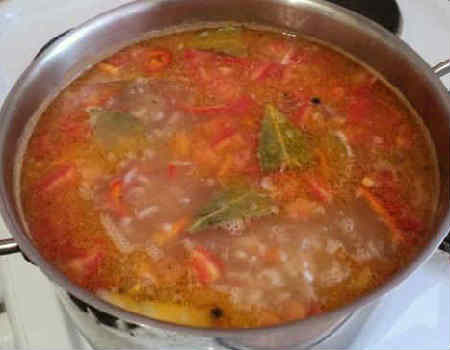 Sup iz kil'ki v tomatnom souse3