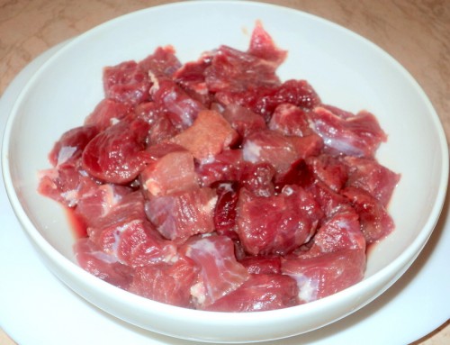 Как приготовить гуляш из говядины, чтобы мясо было мягким? 7 рецептов гуляша с подливкой этап 24