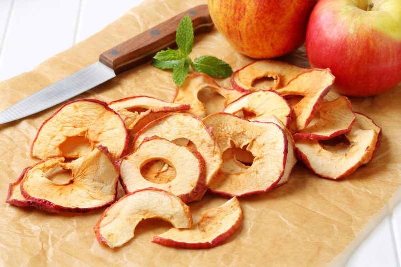 Яблочные чипсы - 7 рецептов, как сделать в домашних условиях