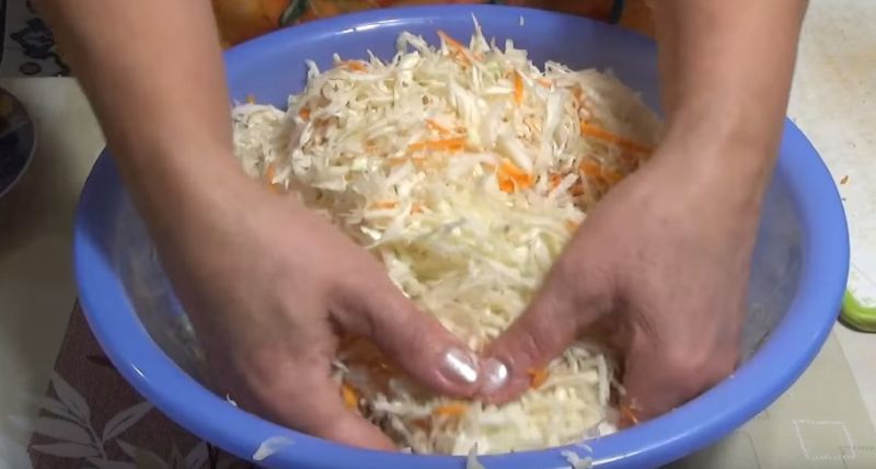 Как квасить капусту - народные и классические рецепты