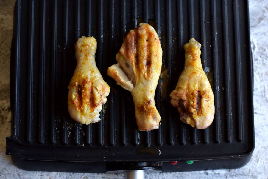 Приготовление булгура с курицей и овощами шаг 1