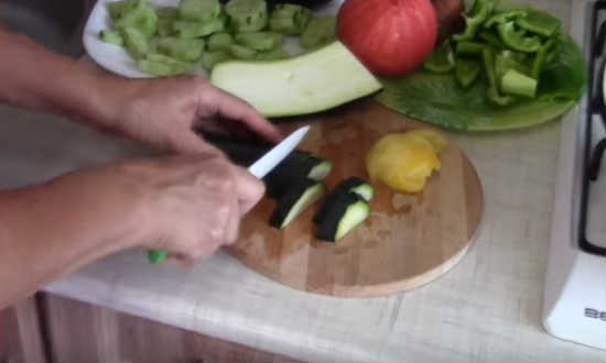 режем овощи
