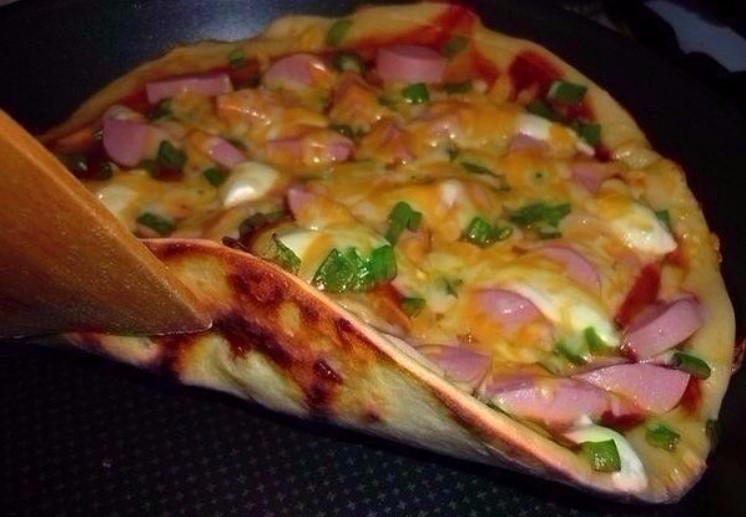 Пицца на сковороде - рецепты приготовления с фото пошагово быстро и вкусно