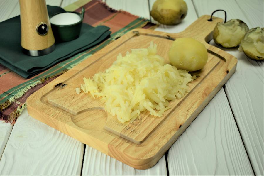 Приготовление картофельных шариков с мясом шаг 3