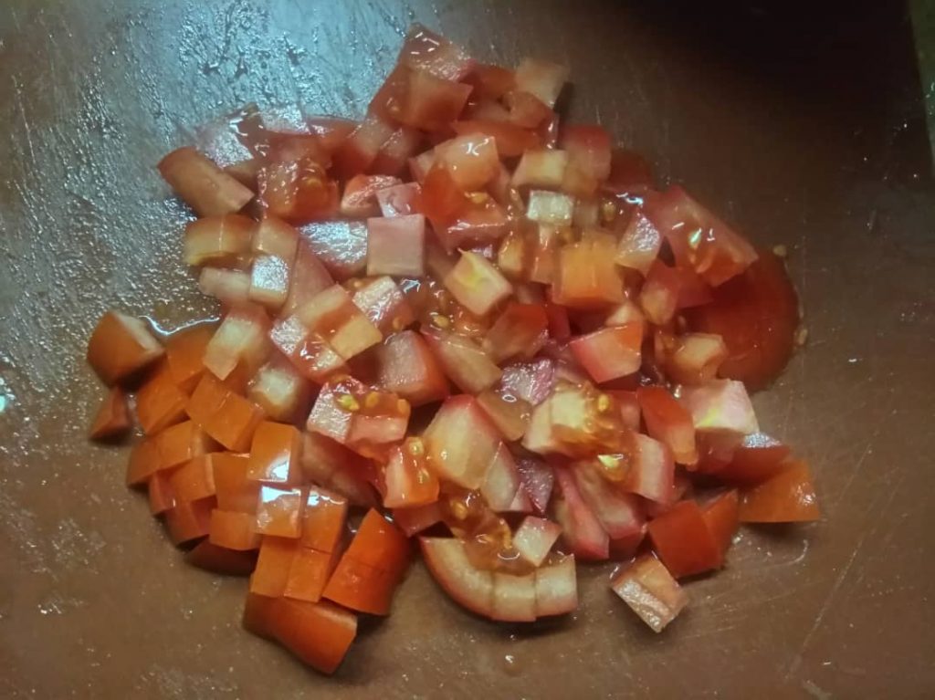 Фото рецепта - Рагу из курицы с картошкой - шаг 3