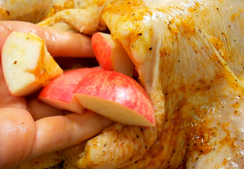 Курица, запеченная в духовке целиком в фольге - рецепты