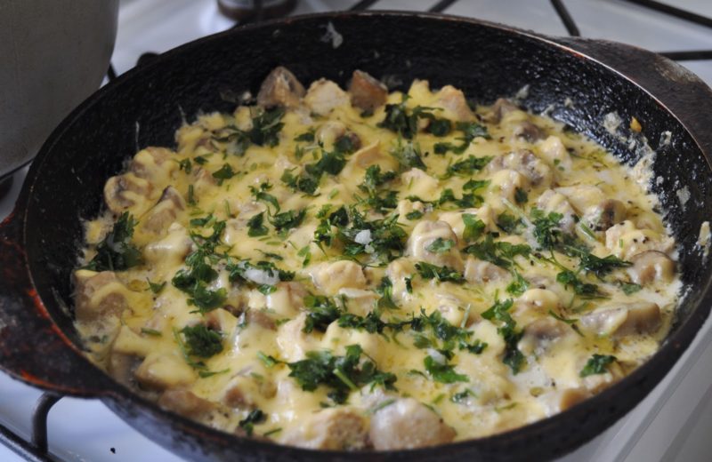 Жюльен с курицей и грибами - пошаговый рецепт с фото