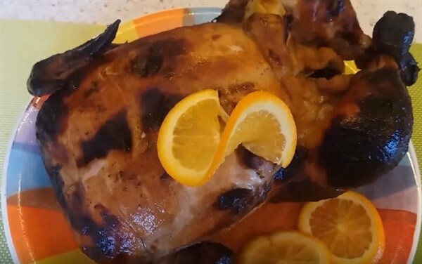 Как запечь курицу в духовке, чтобы она получилась сочной и с корочкой