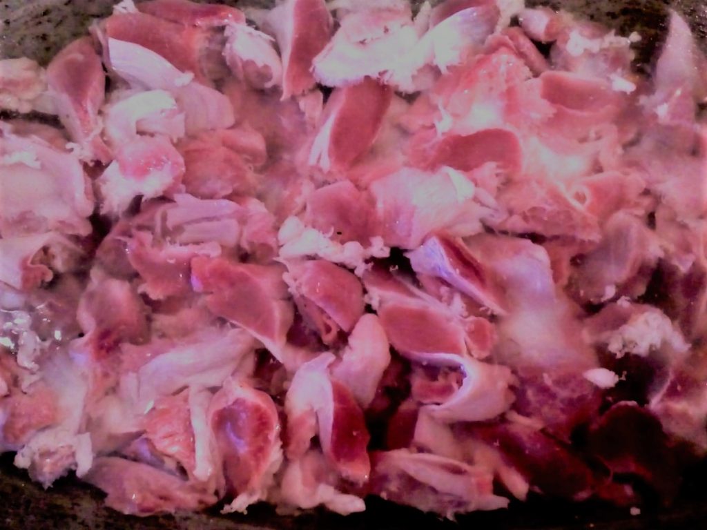 Фото рецепта - Тушеный картофель с куриными желудками и специями - шаг 4