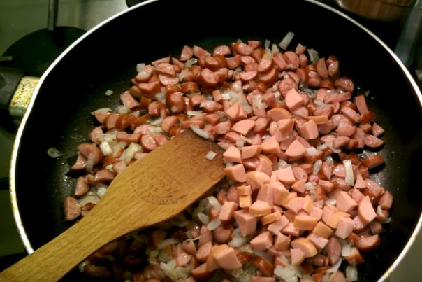 Солянка с колбасой, пошаговые рецепты с фото