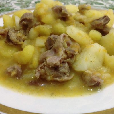 Фото рецепта - Тушеный картофель с куриными желудками и специями - шаг 8