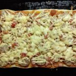 Фото рецепта - Пицца с домашней колбасой, беконом и маринованными черри - шаг 10