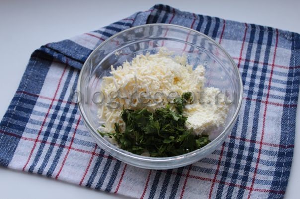 Хачапури из слоеного теста с сыром: рецепт с фото