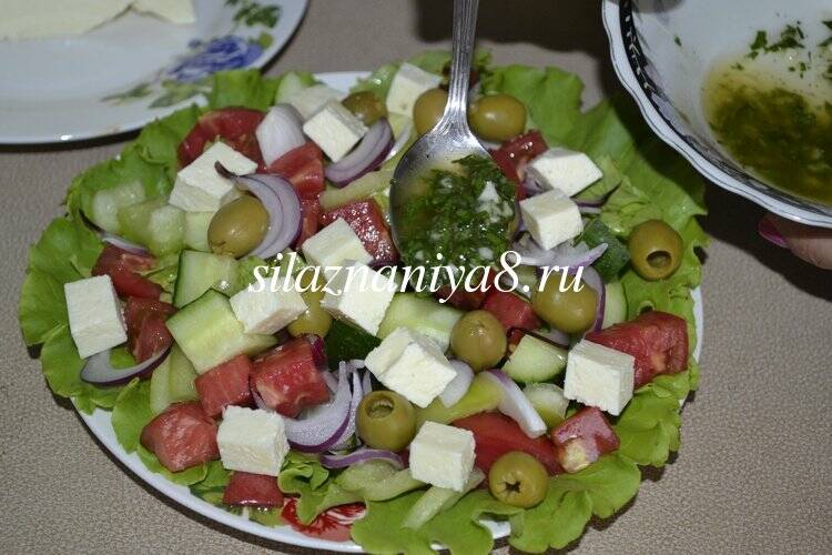 Греческиий салат с сыром брынза 